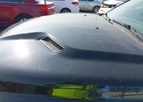 2017 Ram 1500 Rebel 4X4 5'7 Box from USA, damaged, VIN 1C6RR7YT7HS601112